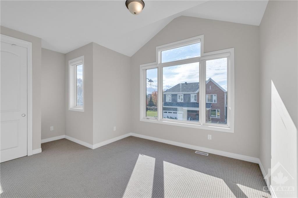 807 MERCIER Crescent