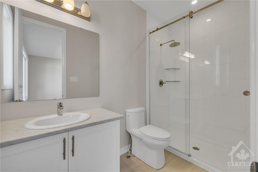 807 MERCIER Crescent
