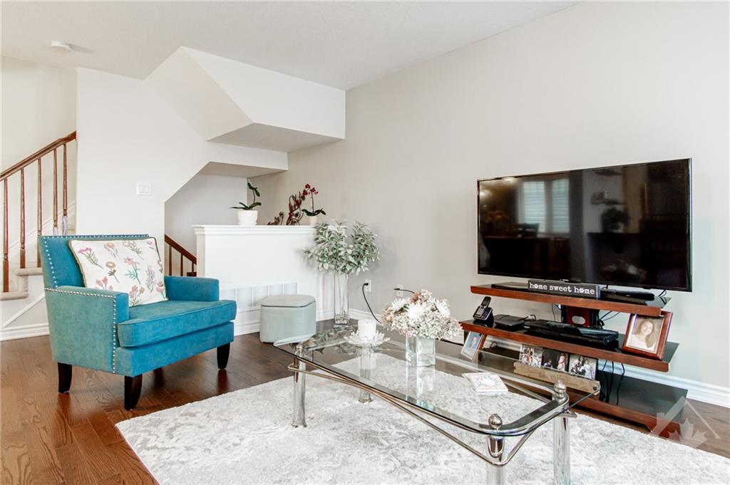 551 MEADOWCREEK Circle