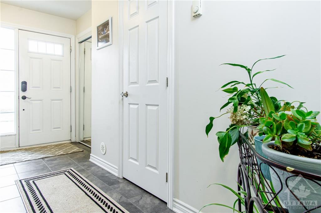 551 MEADOWCREEK Circle