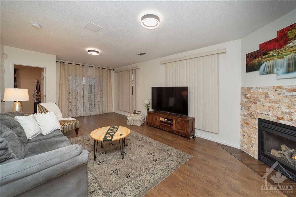 130 CASTLE GLEN Crescent