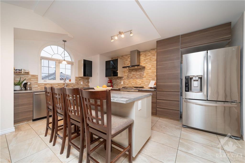 130 CASTLE GLEN Crescent