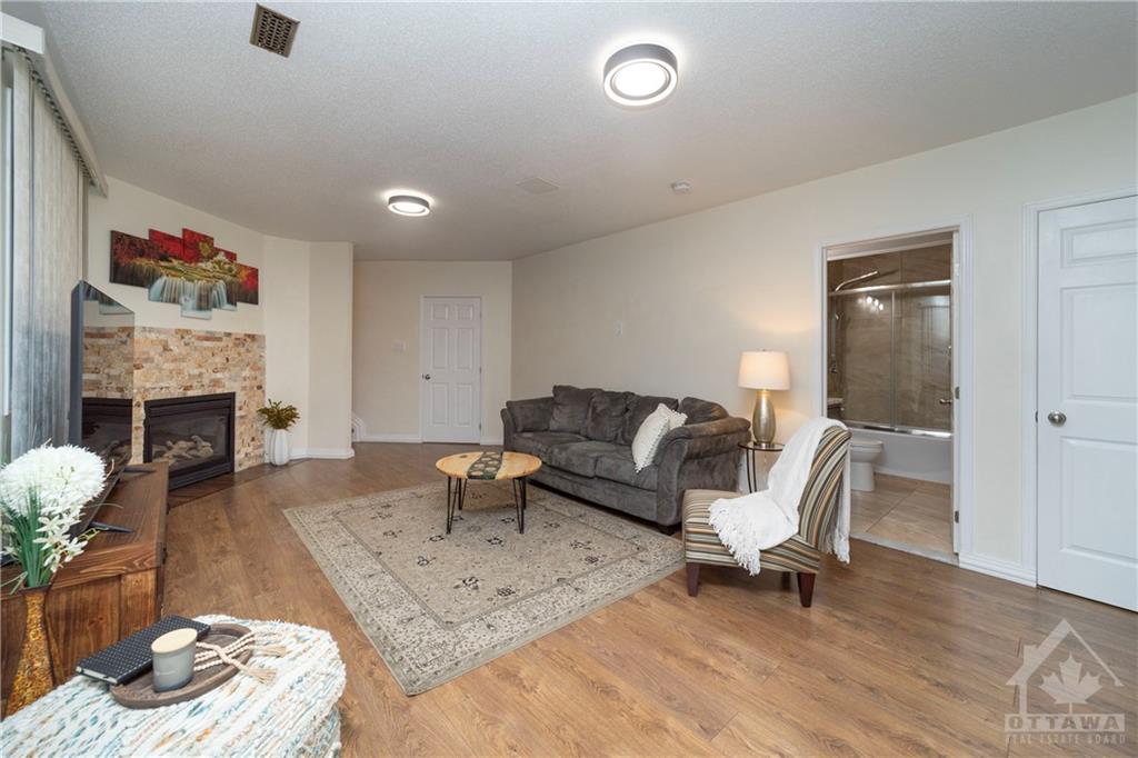 130 CASTLE GLEN Crescent