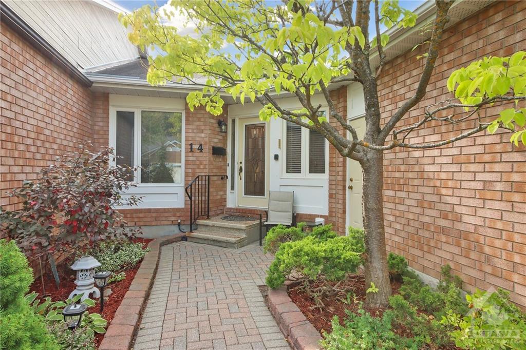 14 GRAND CEDAR Court