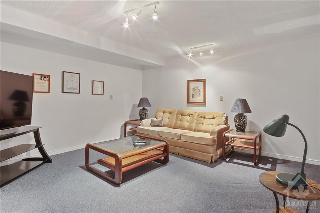 14 GRAND CEDAR Court