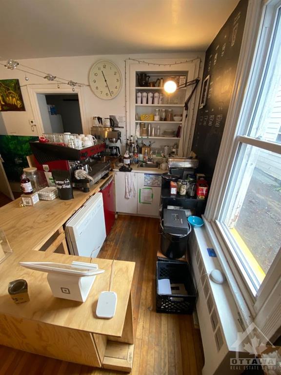 642 SOMERSET Street W