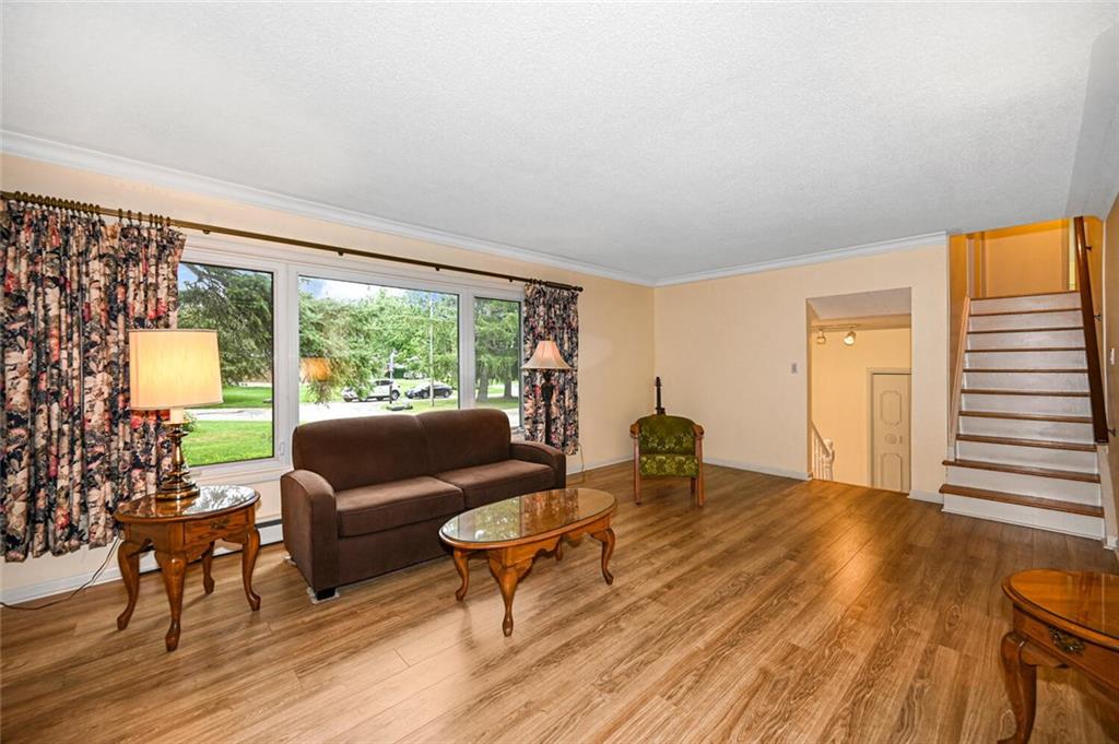 6 MAPLEWOOD Circle