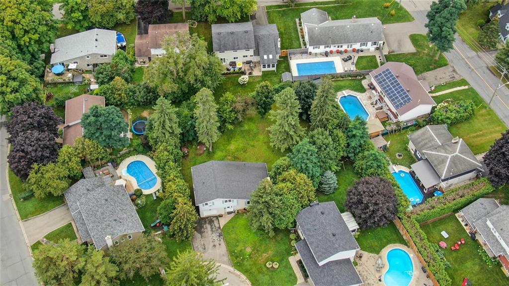 6 MAPLEWOOD Circle