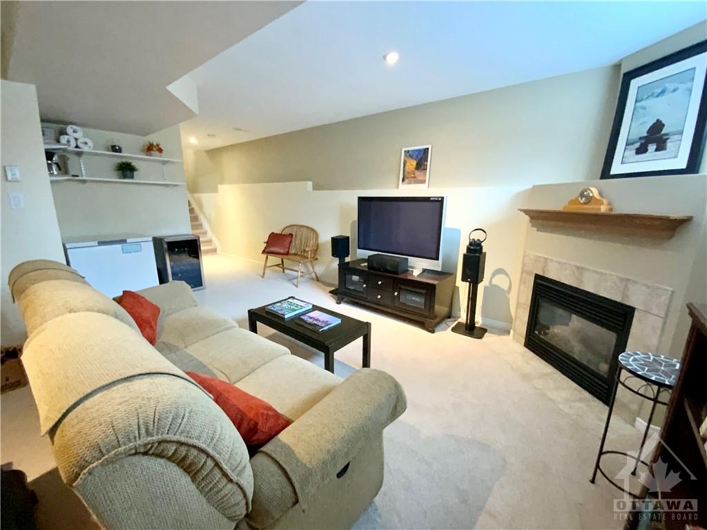 133 PARKROSE Private