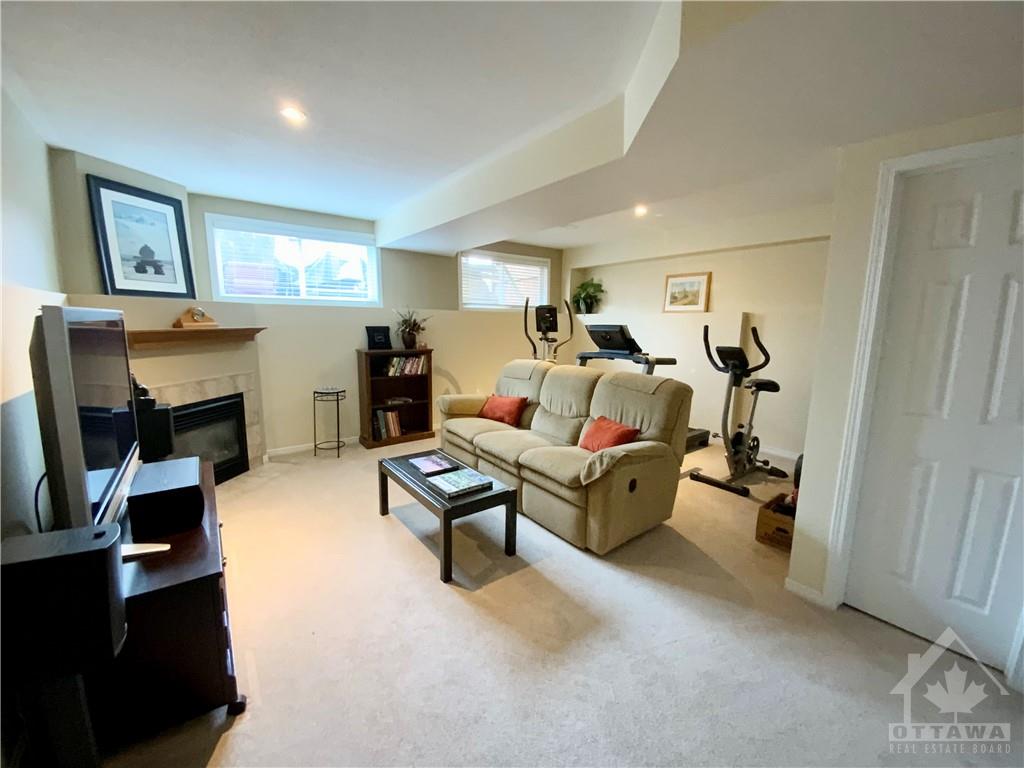 133 PARKROSE Private
