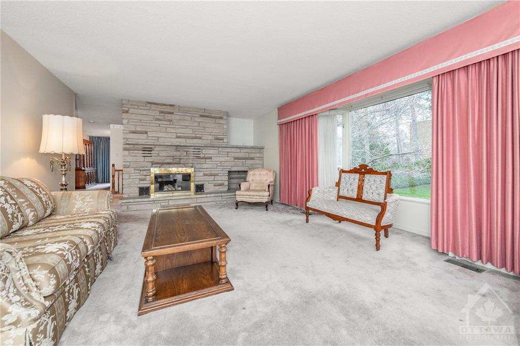 3 STONEHEDGE Park