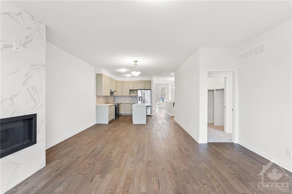 816 COMPANION Crescent