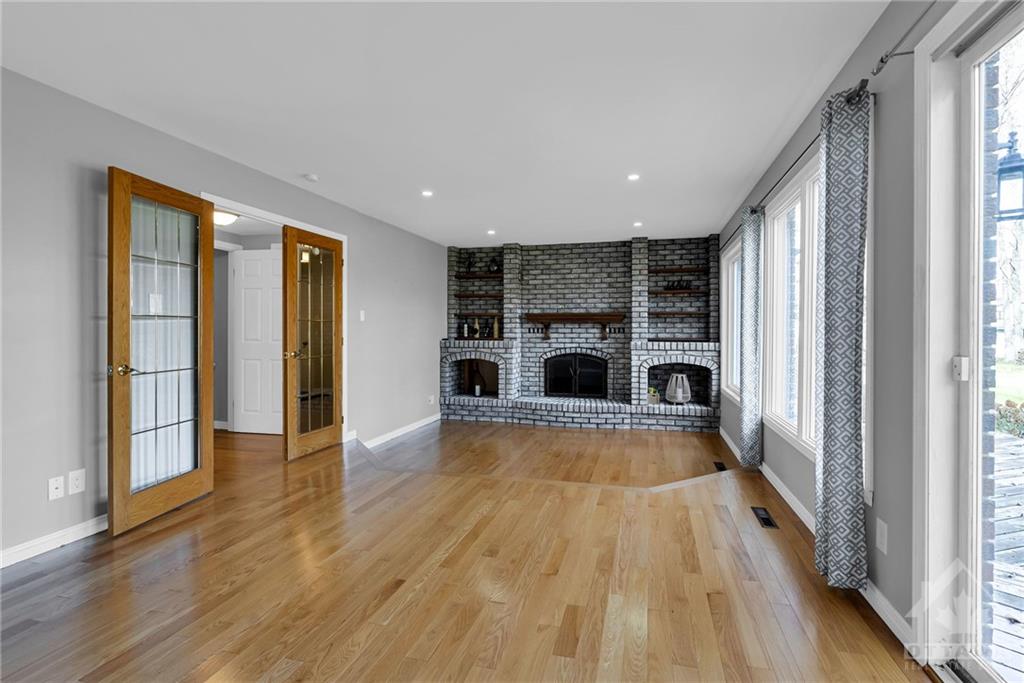 589 LYNWOOD Drive