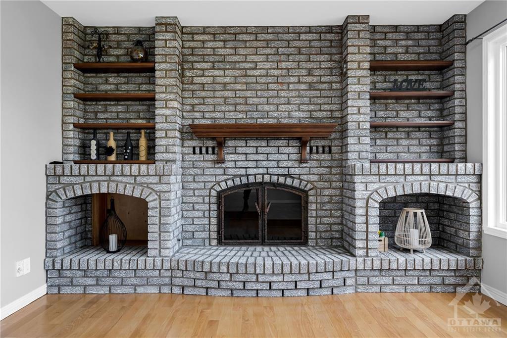 589 LYNWOOD Drive