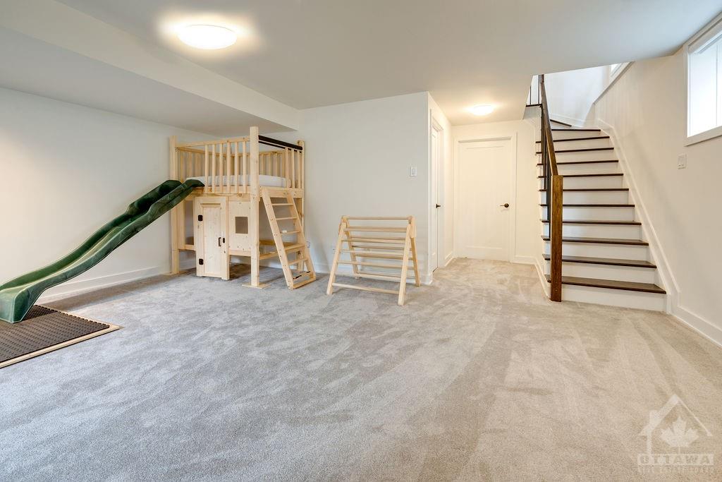 168 WEST VILLAGE Private