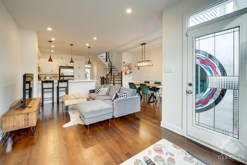 168 WEST VILLAGE Private