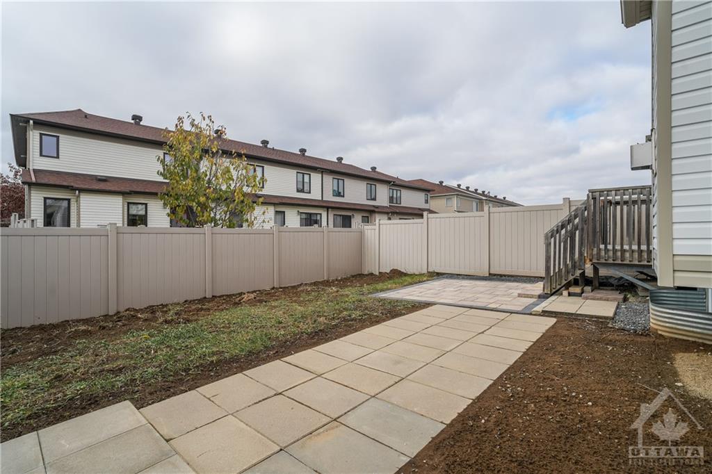 237 LEAMINGTON Way