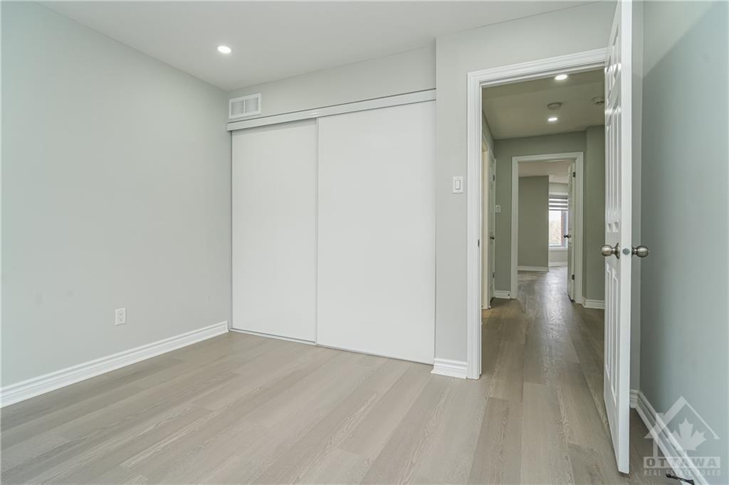 237 LEAMINGTON Way