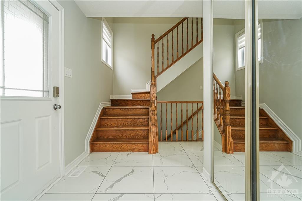 237 LEAMINGTON Way