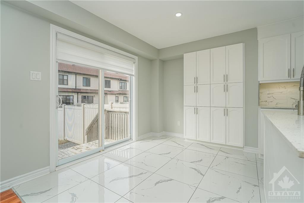 237 LEAMINGTON Way