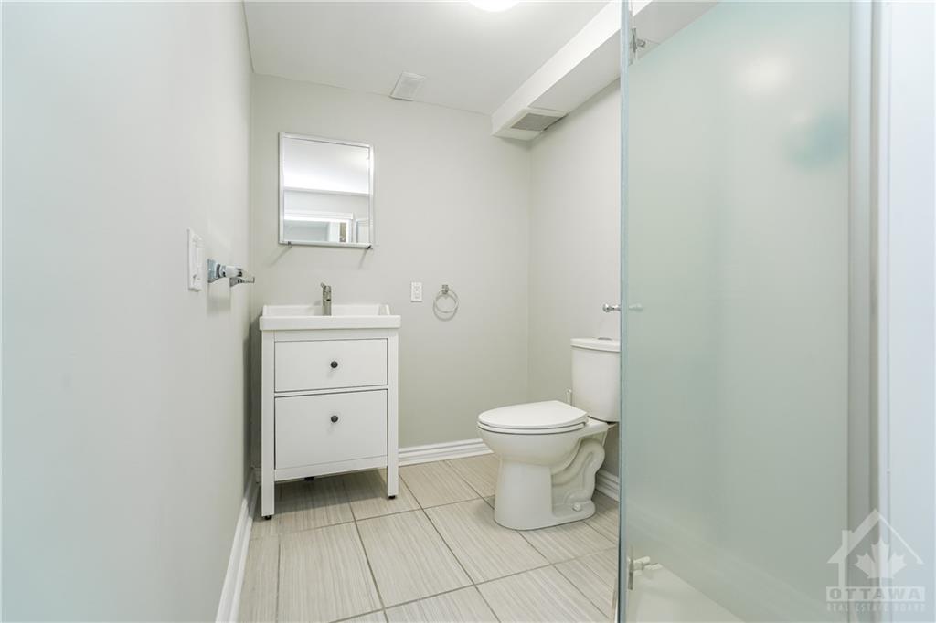 237 LEAMINGTON Way