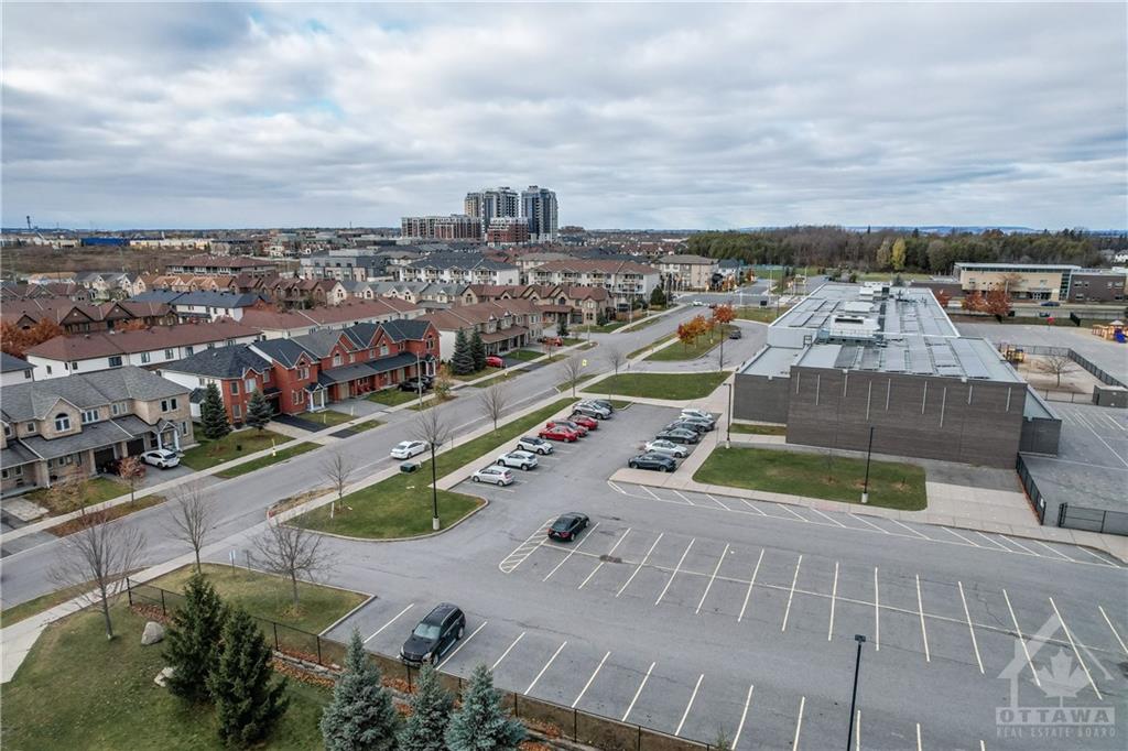 237 LEAMINGTON Way