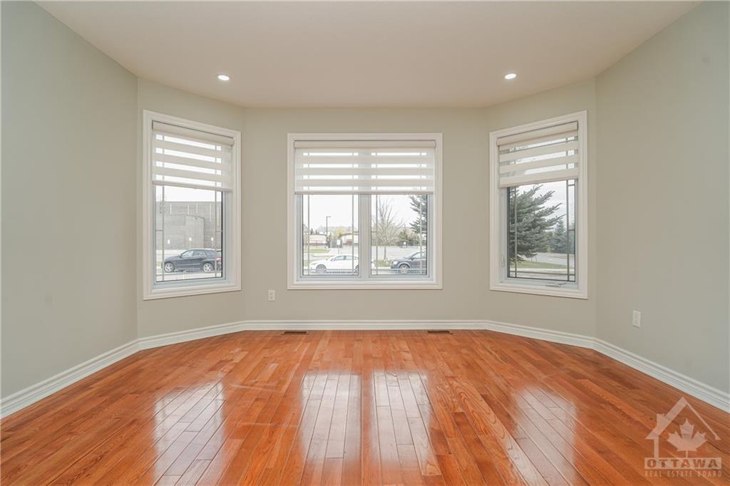 237 LEAMINGTON Way