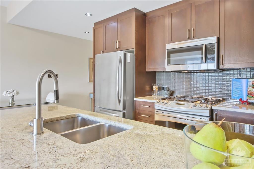 327 BREEZEHILL Avenue, #502