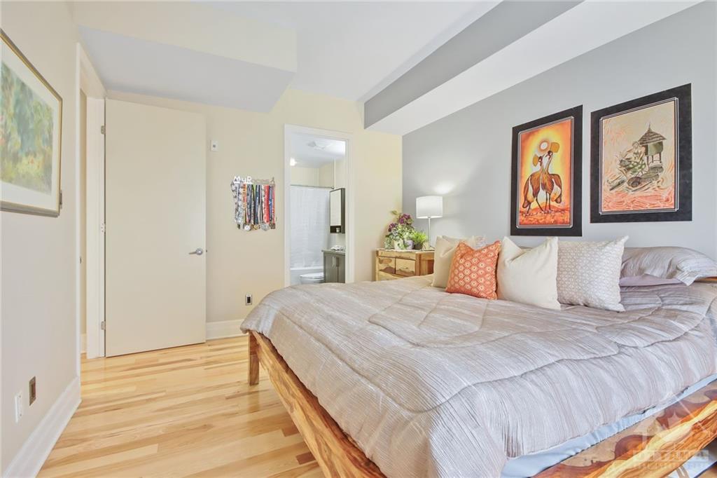 327 BREEZEHILL Avenue, #502