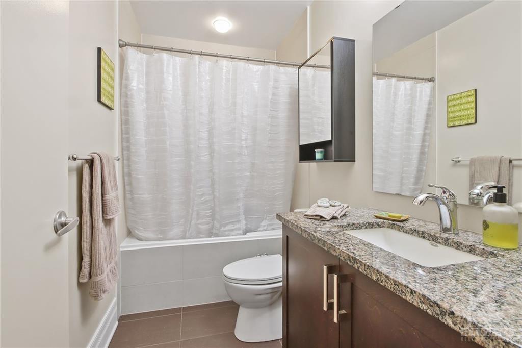 327 BREEZEHILL Avenue, #502