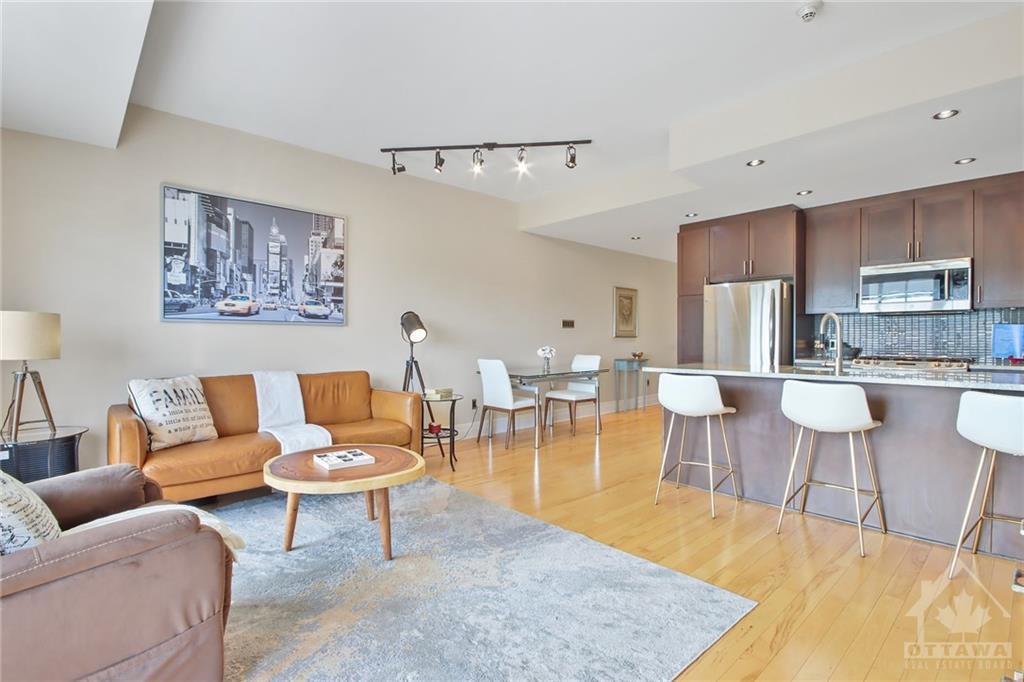 327 BREEZEHILL Avenue, #502