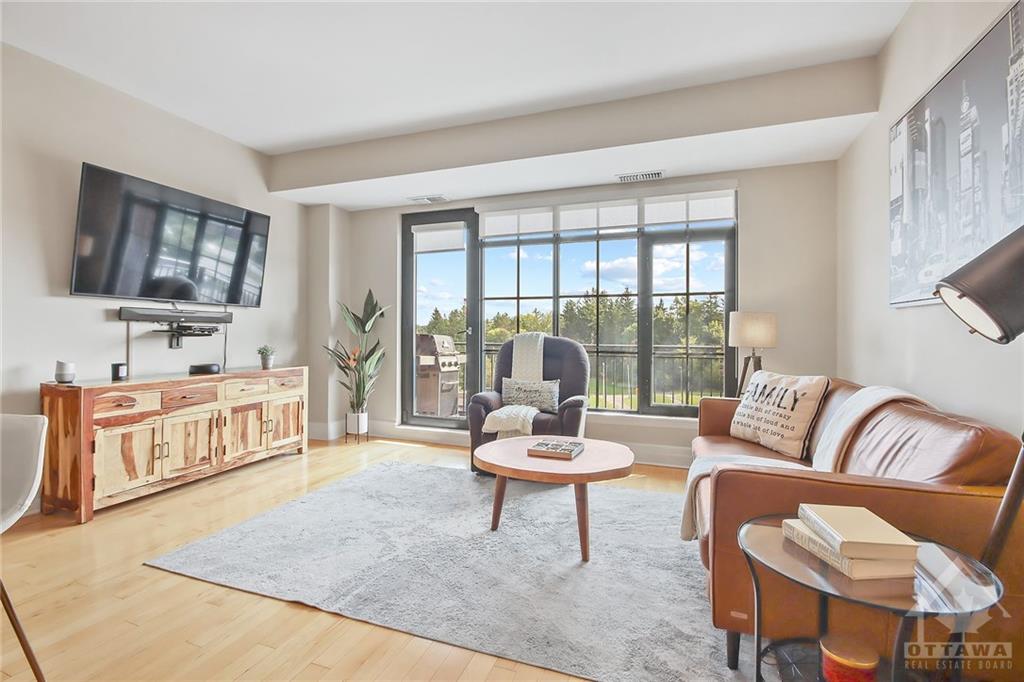 327 BREEZEHILL Avenue, #502