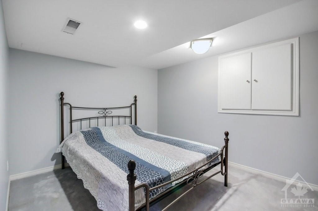 541 MONTAGU Place