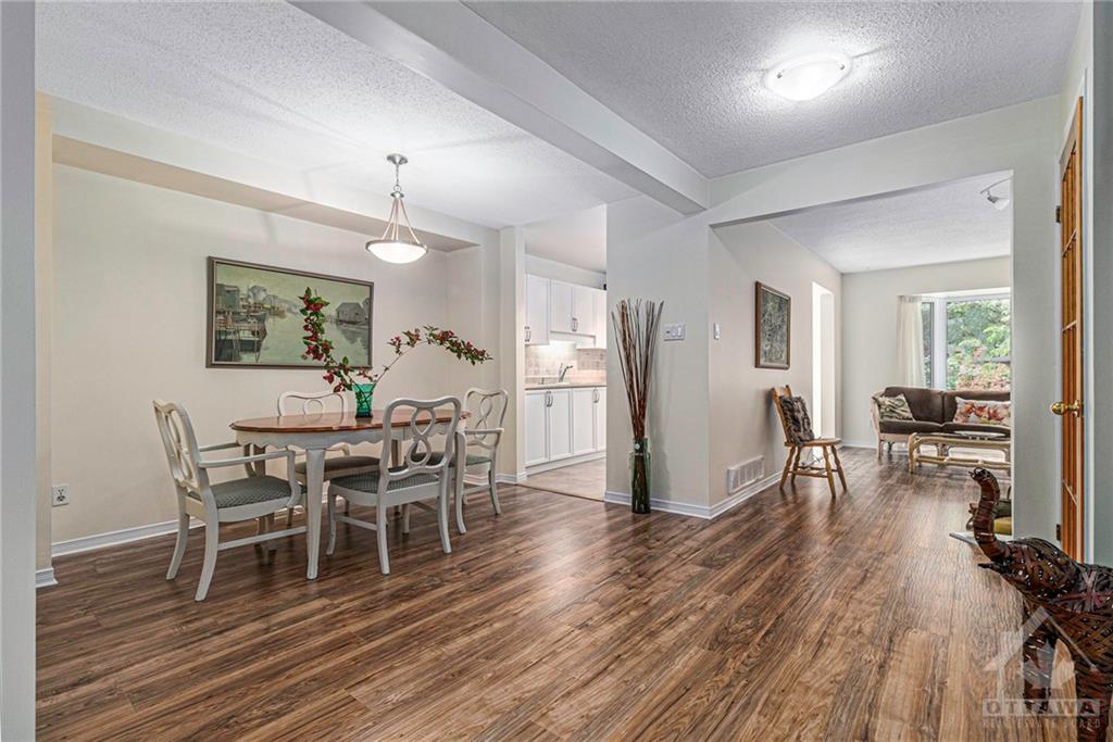 10 WOODBURY Crescent