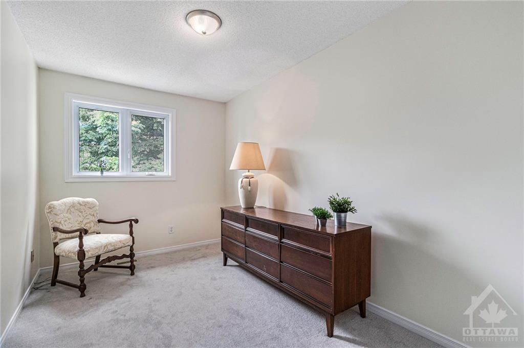 10 WOODBURY Crescent