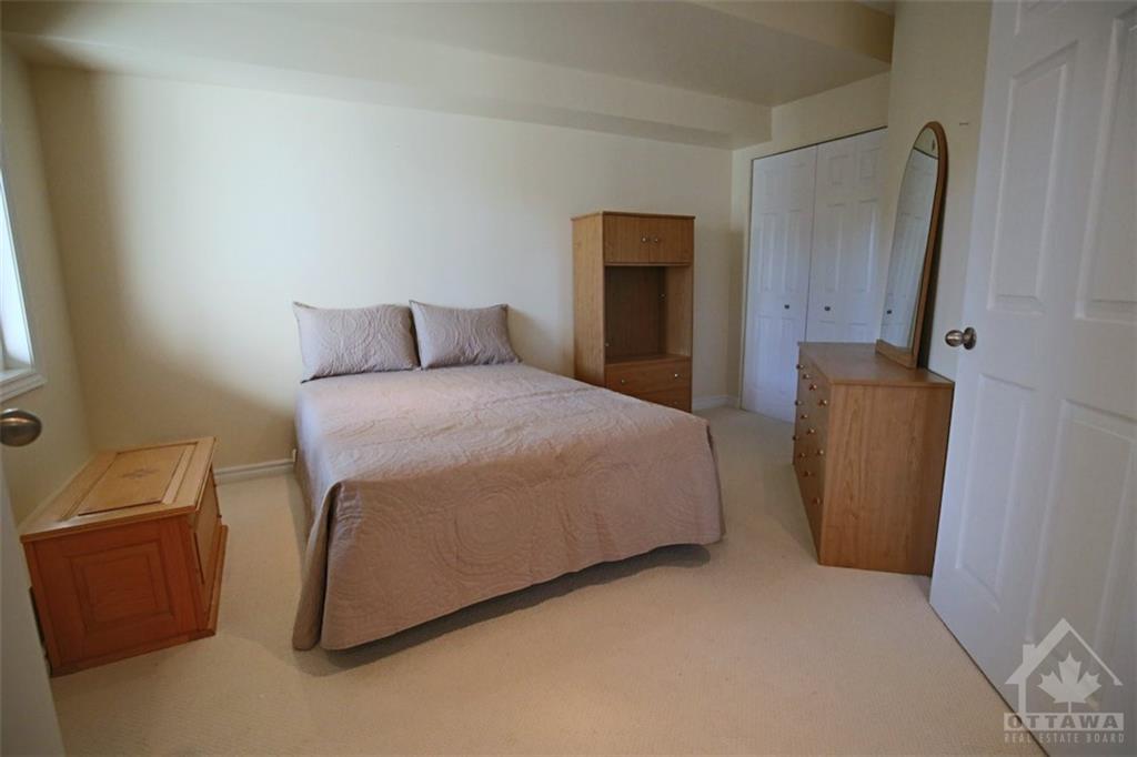 16 KINMOUNT Private