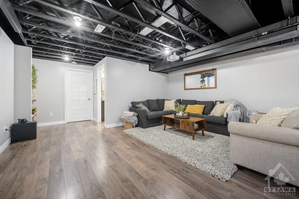 108 DESJARDINS Street