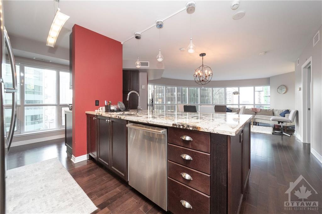 242 RIDEAU Street, #901