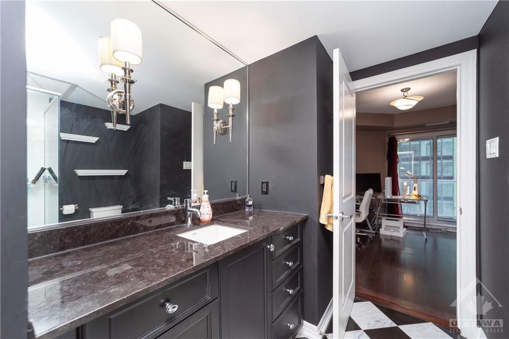 242 RIDEAU Street, #901