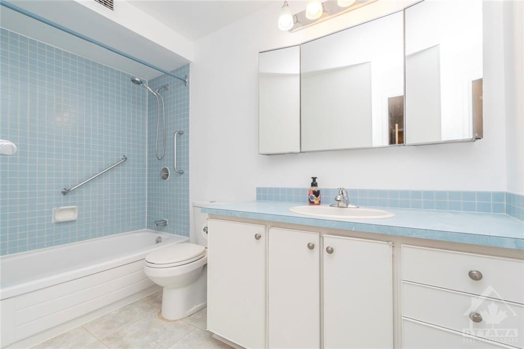 415 GREENVIEW Avenue, #309