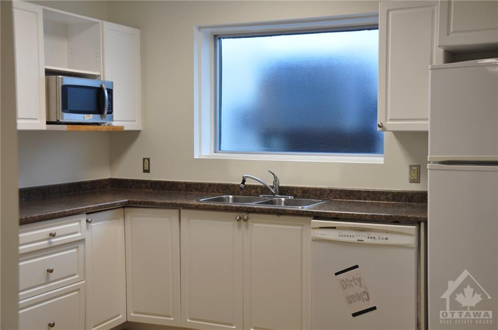 290 PICTON Avenue, #206