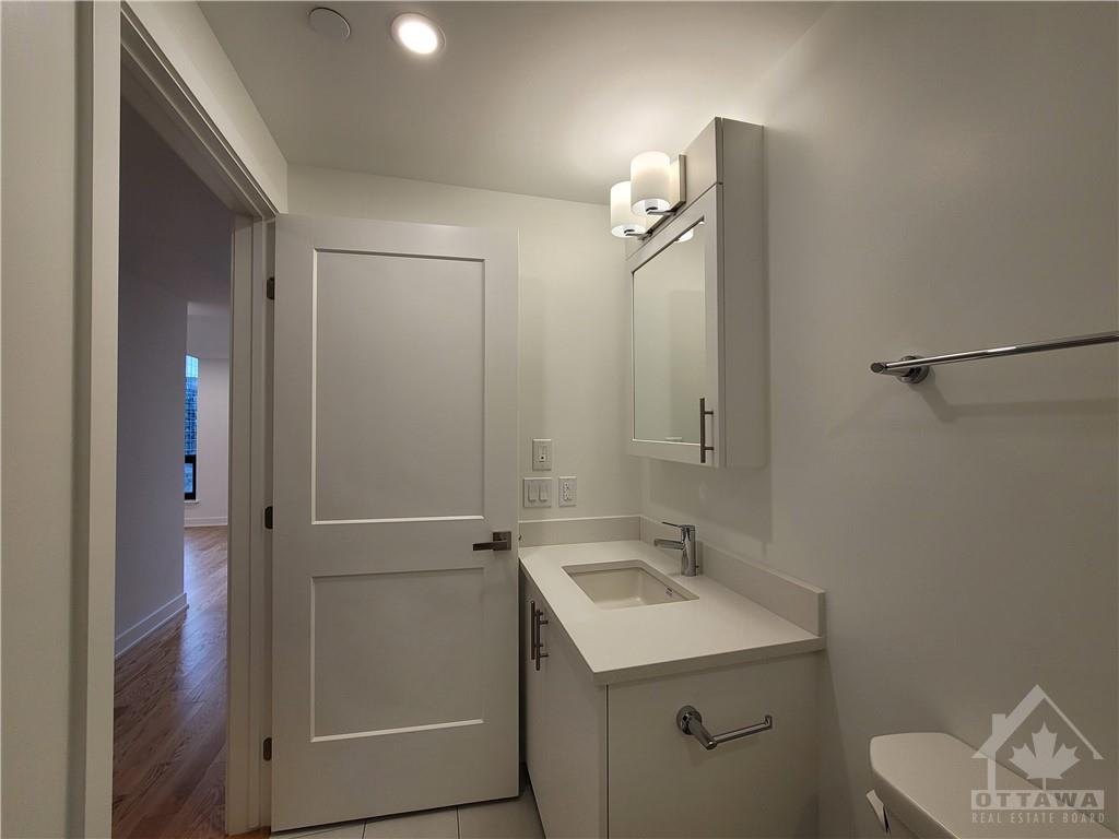 340 QUEEN Street, #1708