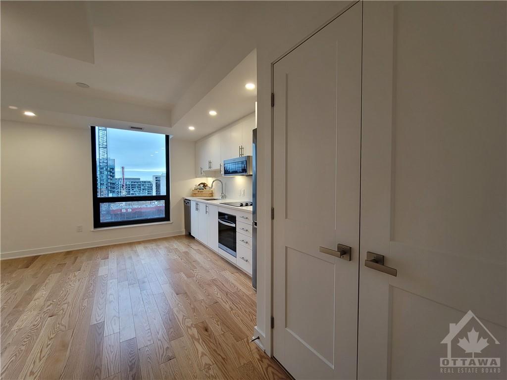 340 QUEEN Street, #1708