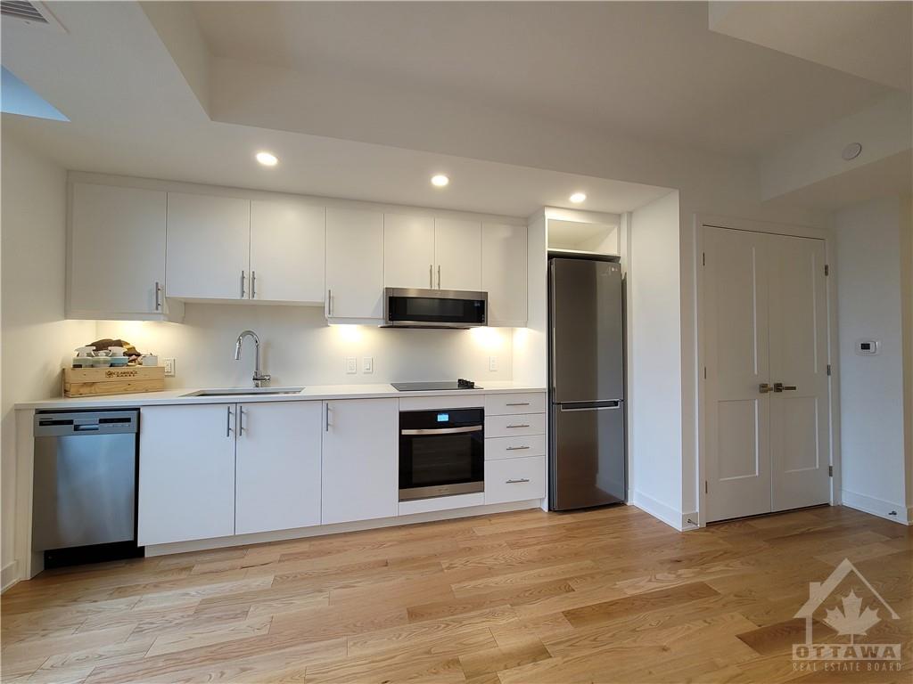340 QUEEN Street, #1708