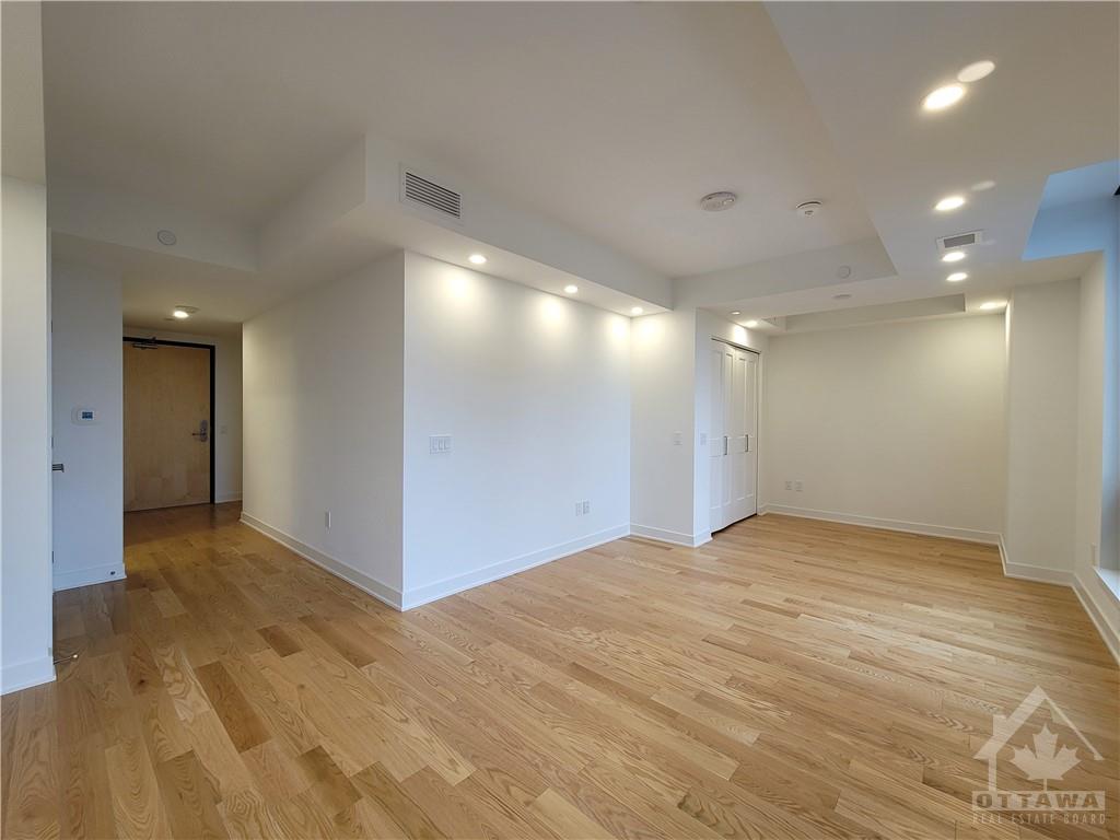 340 QUEEN Street, #1708