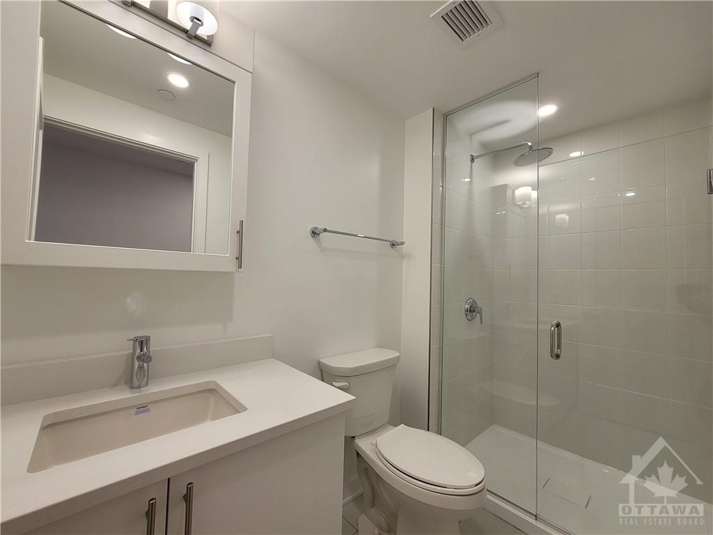 340 QUEEN Street, #1708