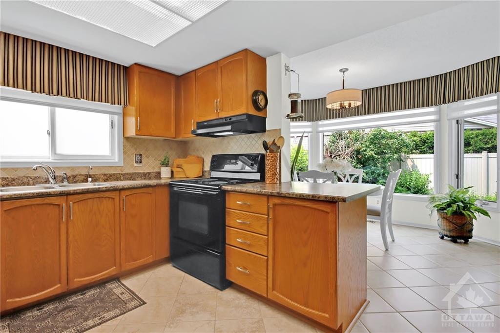 3 THORNHEDGE Court