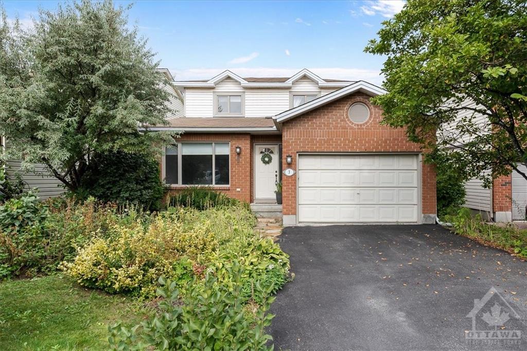 3 THORNHEDGE Court