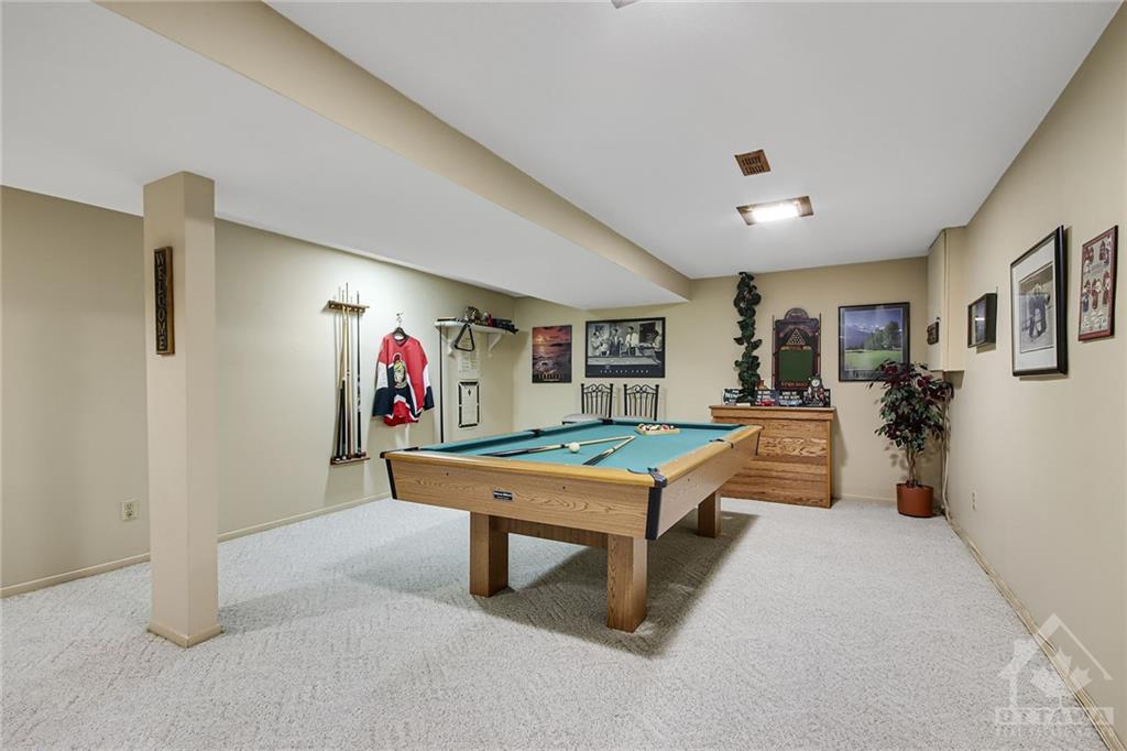 3 THORNHEDGE Court