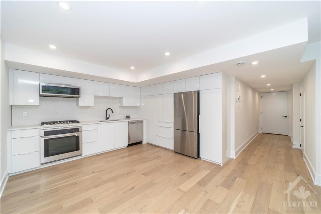 185 CARLETON Avenue, #B